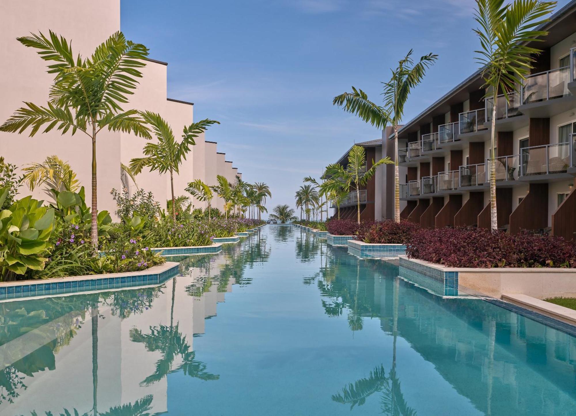 Crowne Plaza Fiji Nadi Bay Resort & Spa, An Ihg Hotel Экстерьер фото